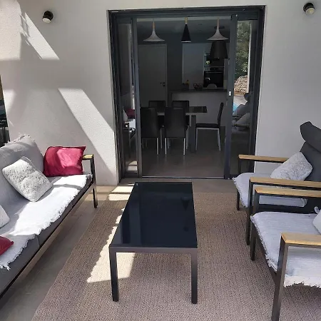 Villa Moderne Avec Piscine, 4