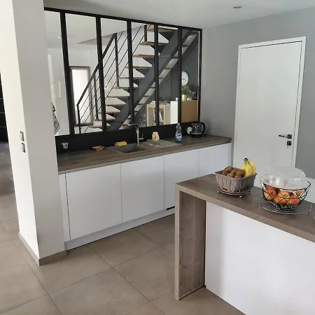 Moderne Avec Piscine, 4 *