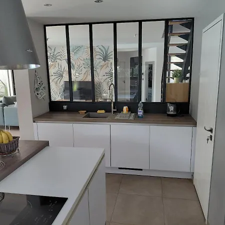 Moderne Avec Piscine, 4